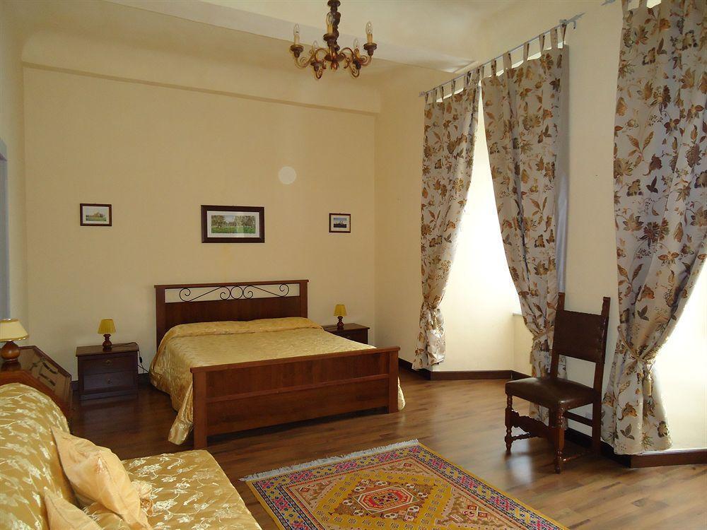 Pantaneto - Palazzo Bulgarini