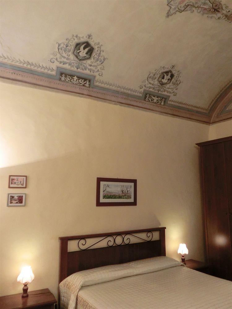 Pantaneto - Palazzo Bulgarini 2*