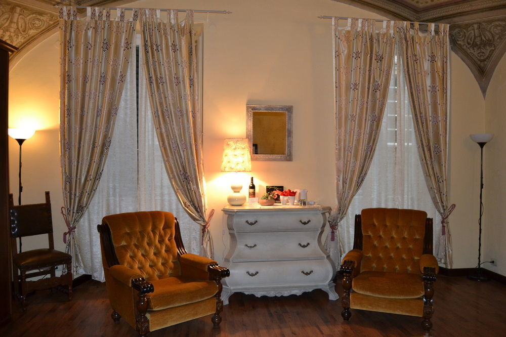 Pantaneto - Palazzo Bulgarini Alojamento de Acomodação e Pequeno-almoço