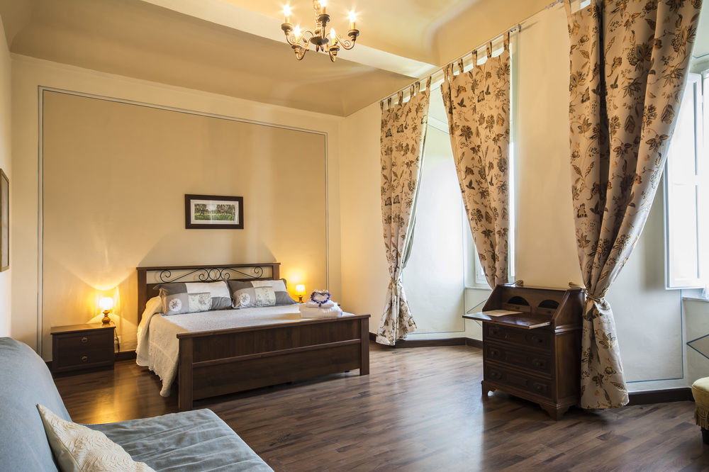 Pantaneto - Palazzo Bulgarini 2*