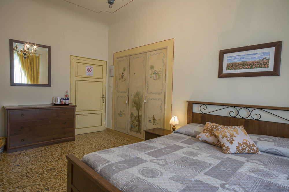 Pantaneto - Palazzo Bulgarini Alojamento de Acomodação e Pequeno-almoço Siena