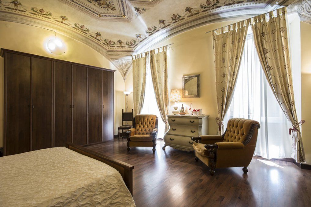 Pantaneto - Palazzo Bulgarini 2*