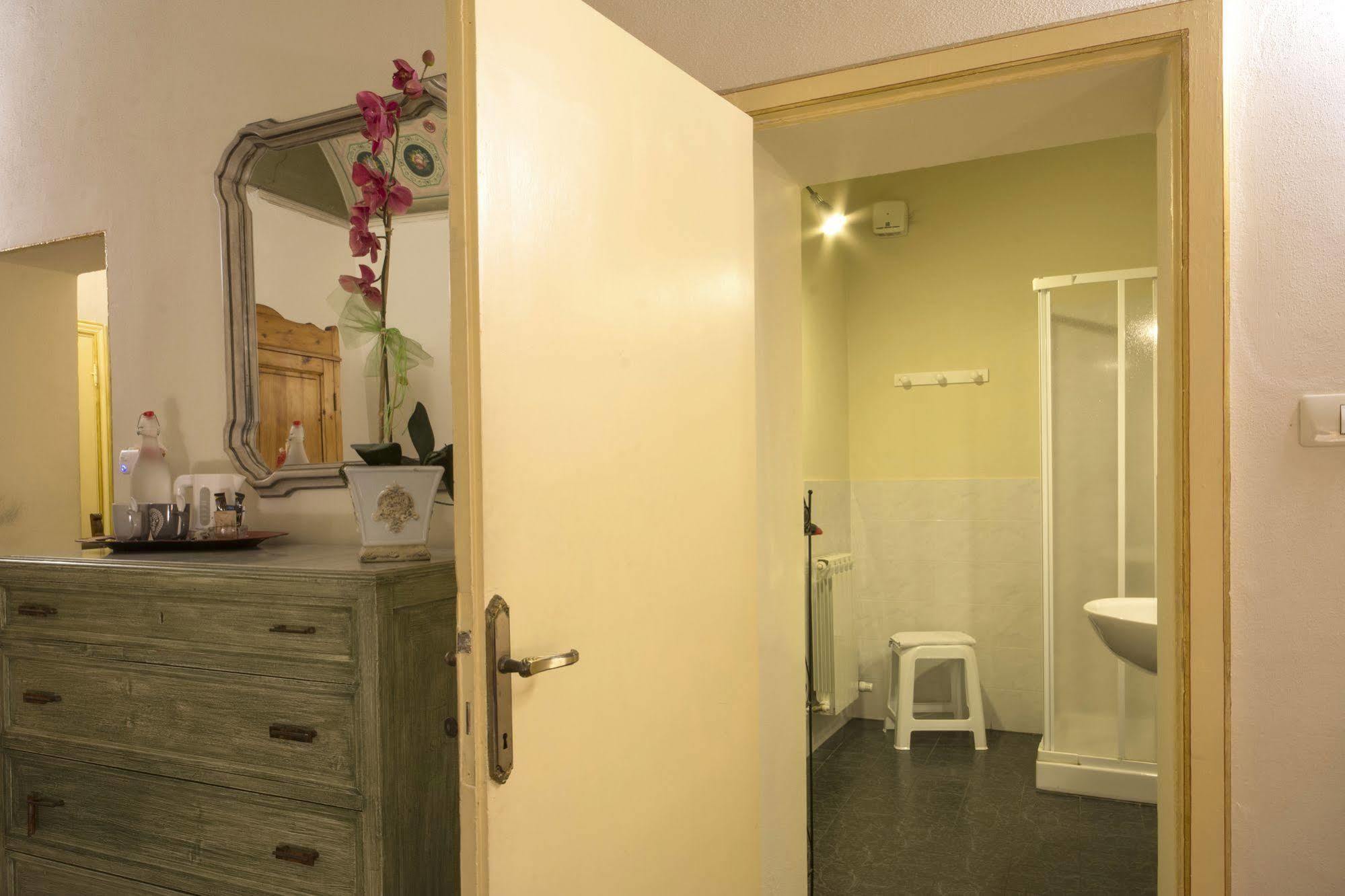 Pantaneto - Palazzo Bulgarini 2*