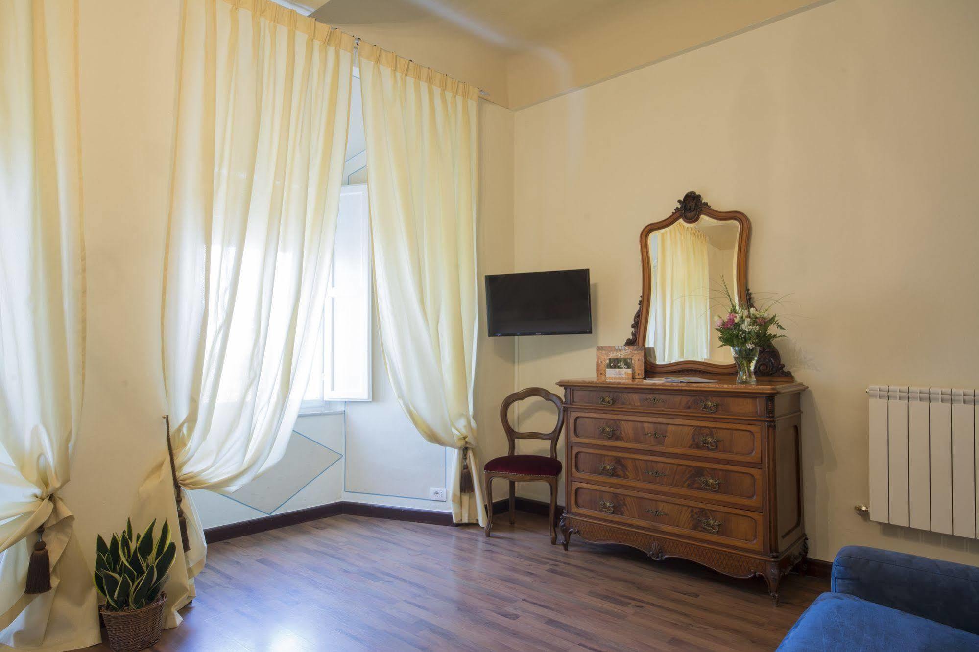 Pantaneto - Palazzo Bulgarini