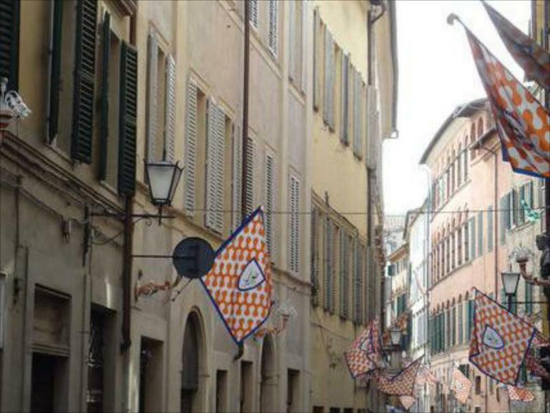 Pantaneto - Palazzo Bulgarini 2*