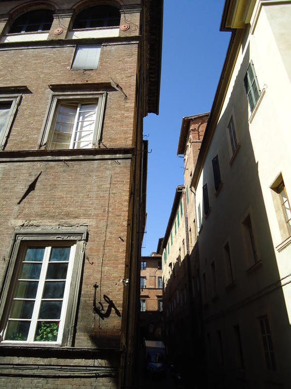 Pantaneto - Palazzo Bulgarini Siena
