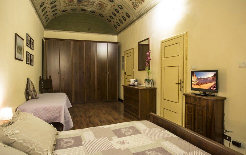 Pantaneto - Palazzo Bulgarini Bed & Breakfast 2*