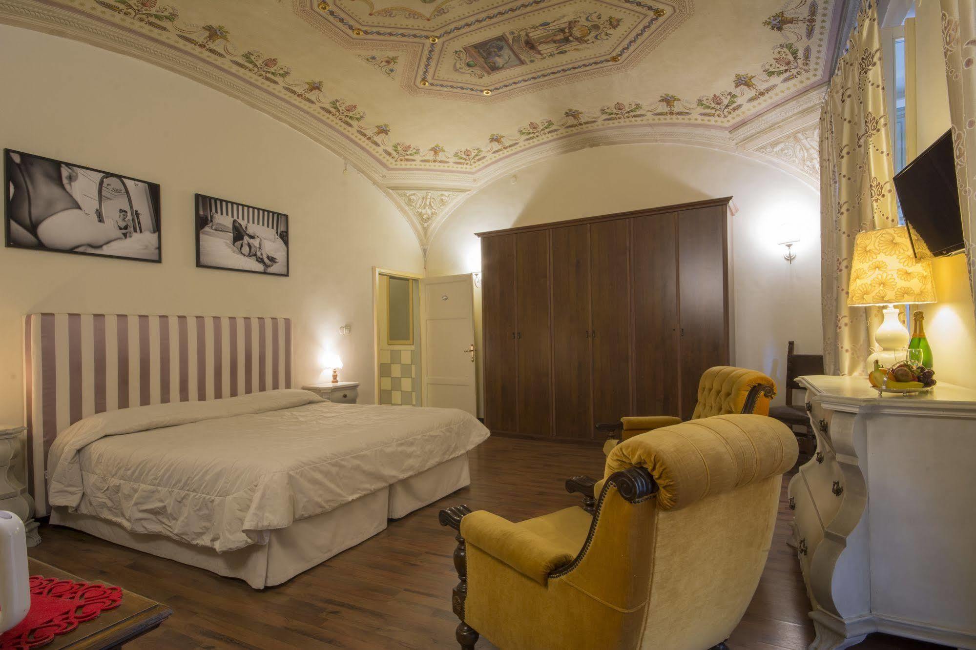 Pantaneto - Palazzo Bulgarini Bed & Breakfast