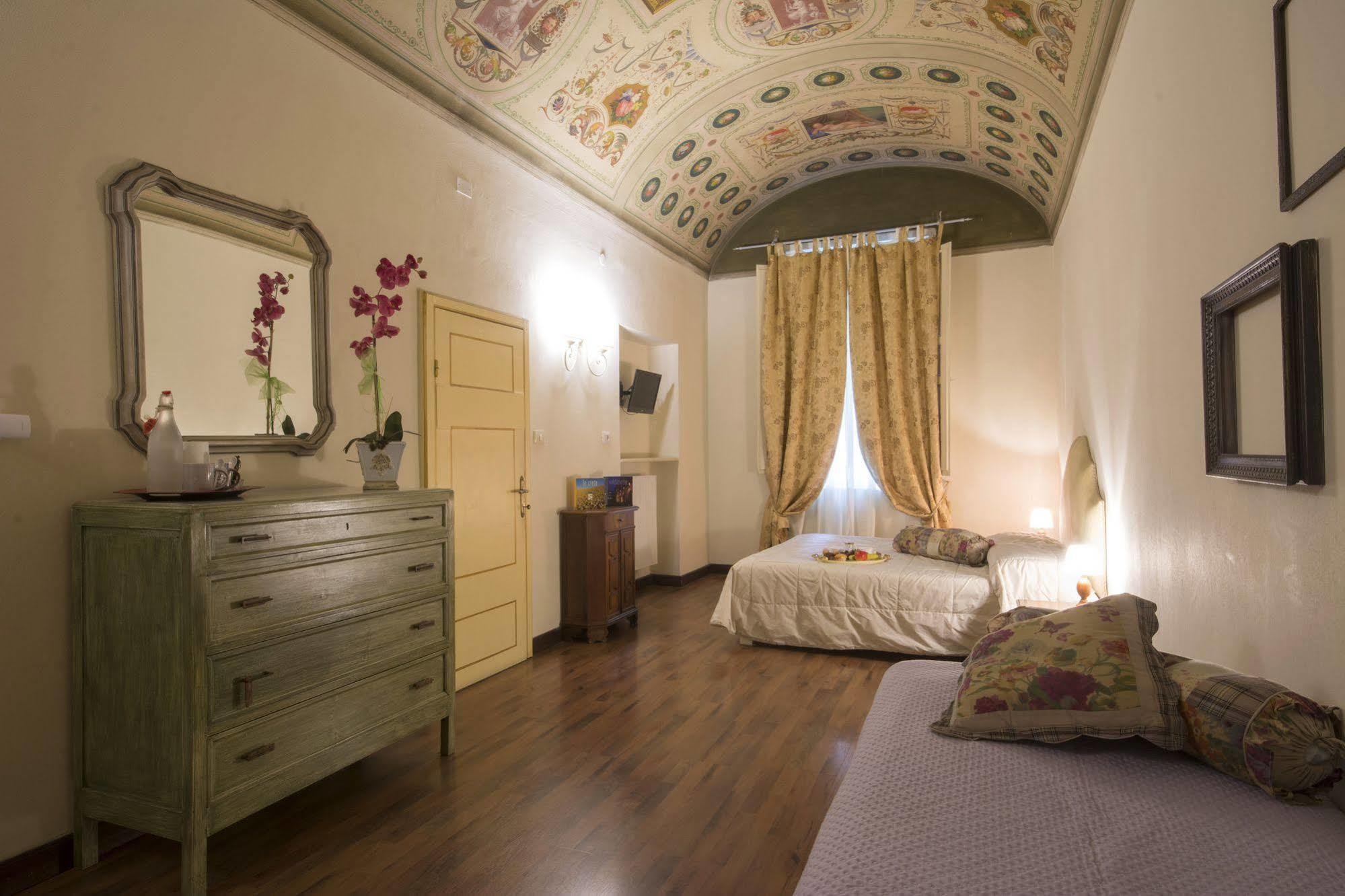 Pantaneto - Palazzo Bulgarini Bed & Breakfast