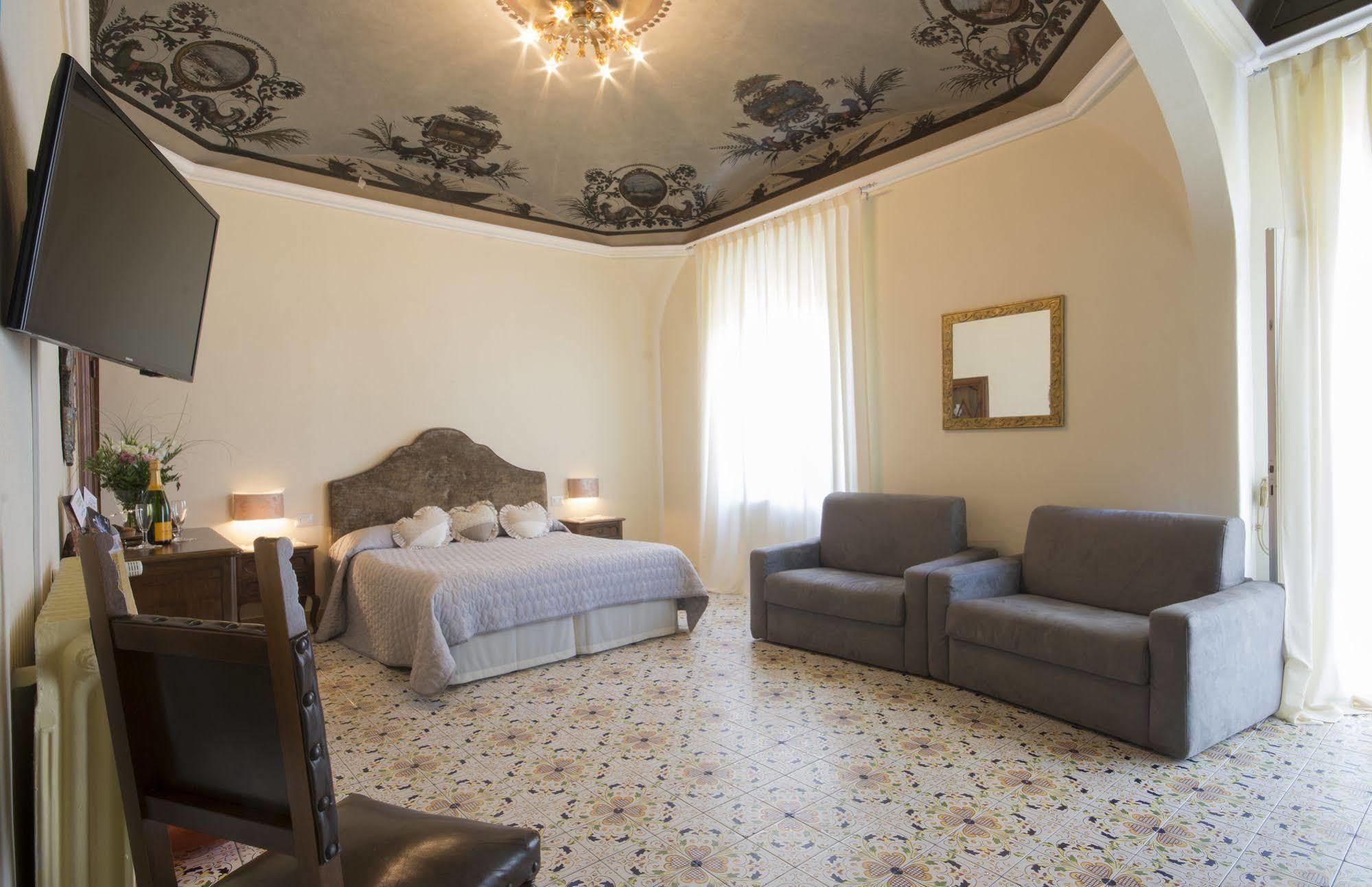 Pantaneto - Palazzo Bulgarini 2* Siena