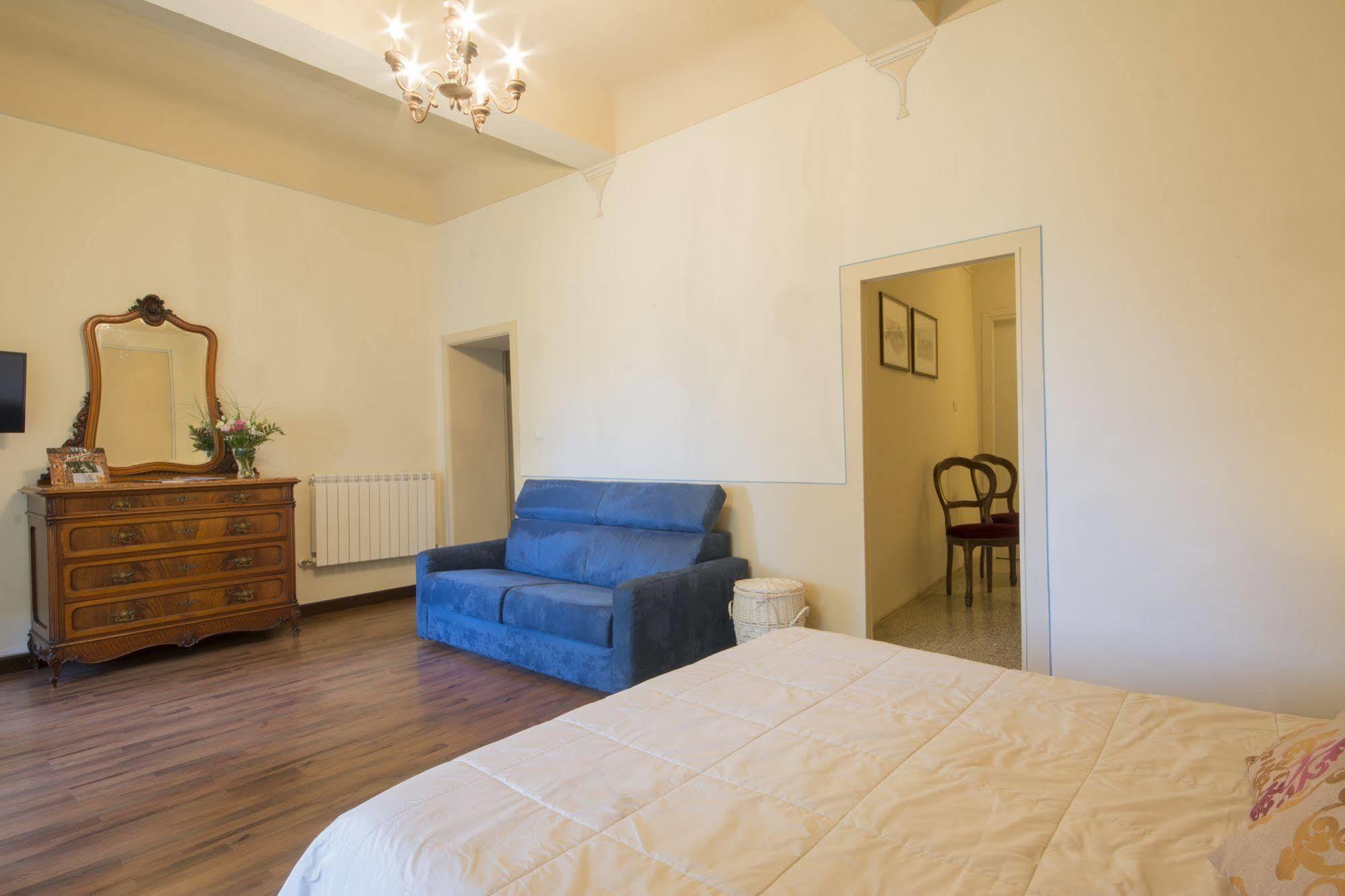 Bed & Breakfast Pantaneto - Palazzo Bulgarini 2*