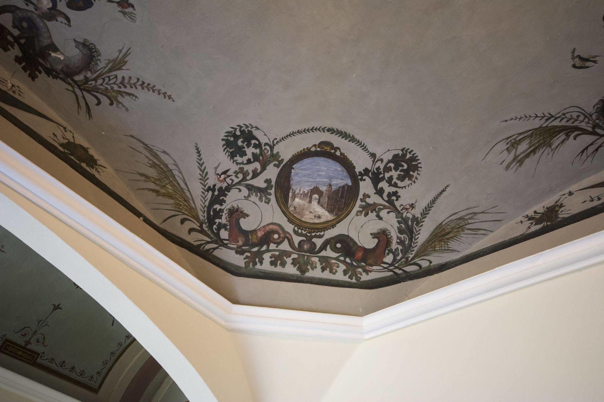 Pantaneto - Palazzo Bulgarini Bed & Breakfast