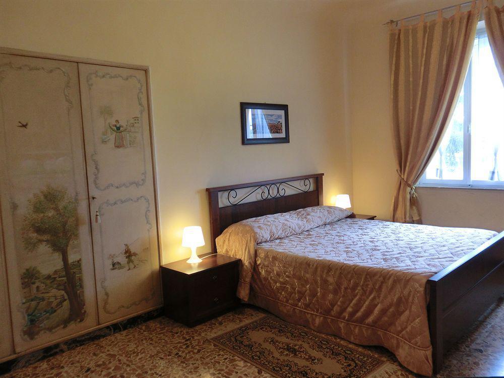 Bed & Breakfast Pantaneto - Palazzo Bulgarini 2*